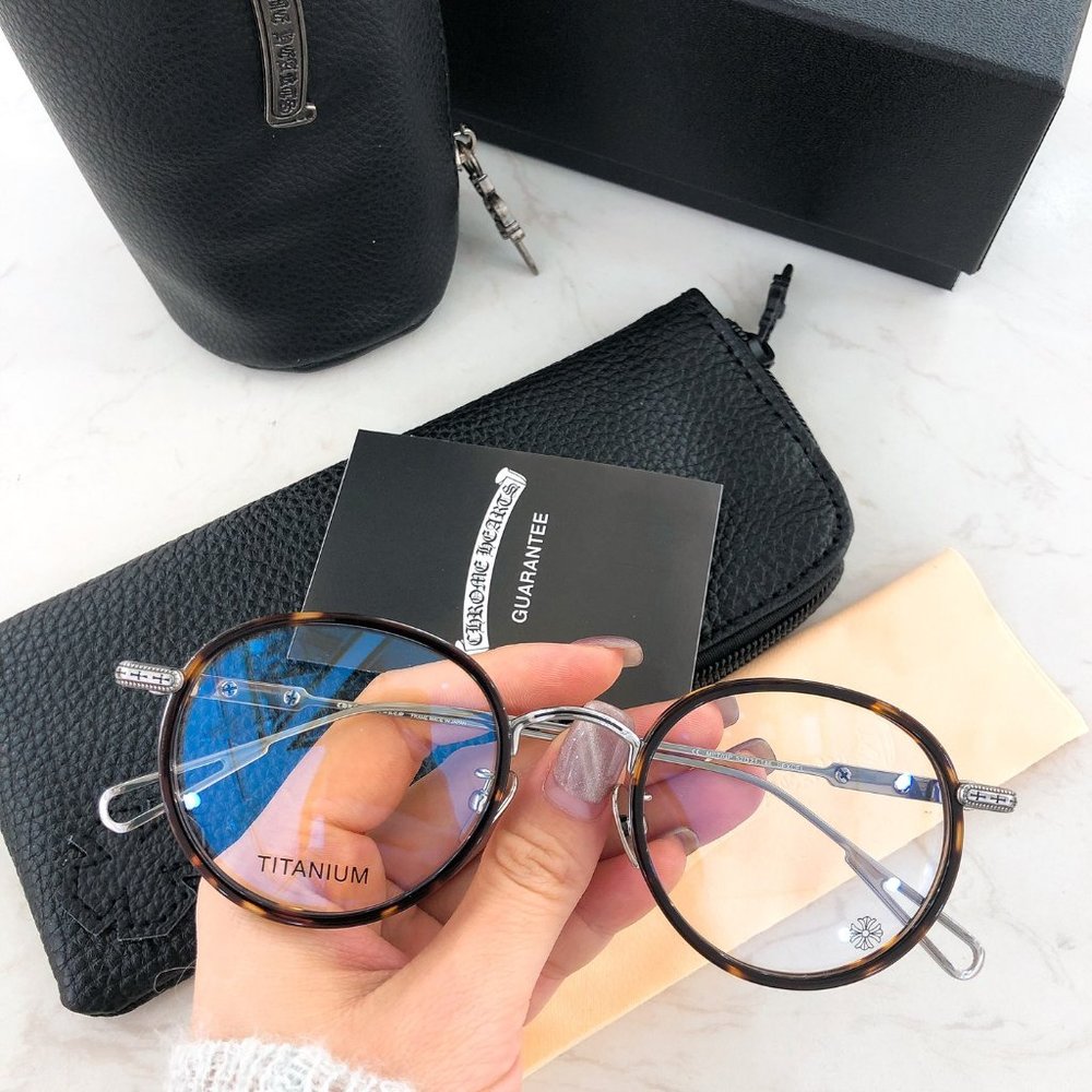 Chrome Hearts fashion eyeglass frame can be matched with the degree of flat gla
